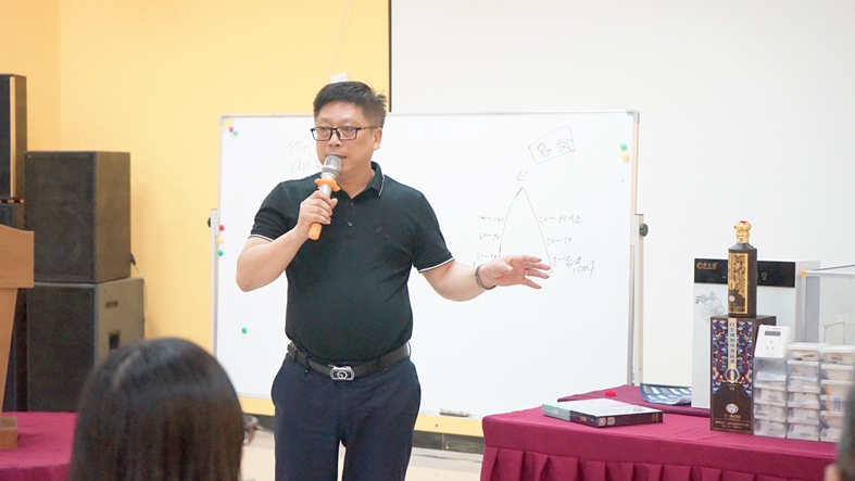 3吴一才总经理介绍未来战略规划.jpg